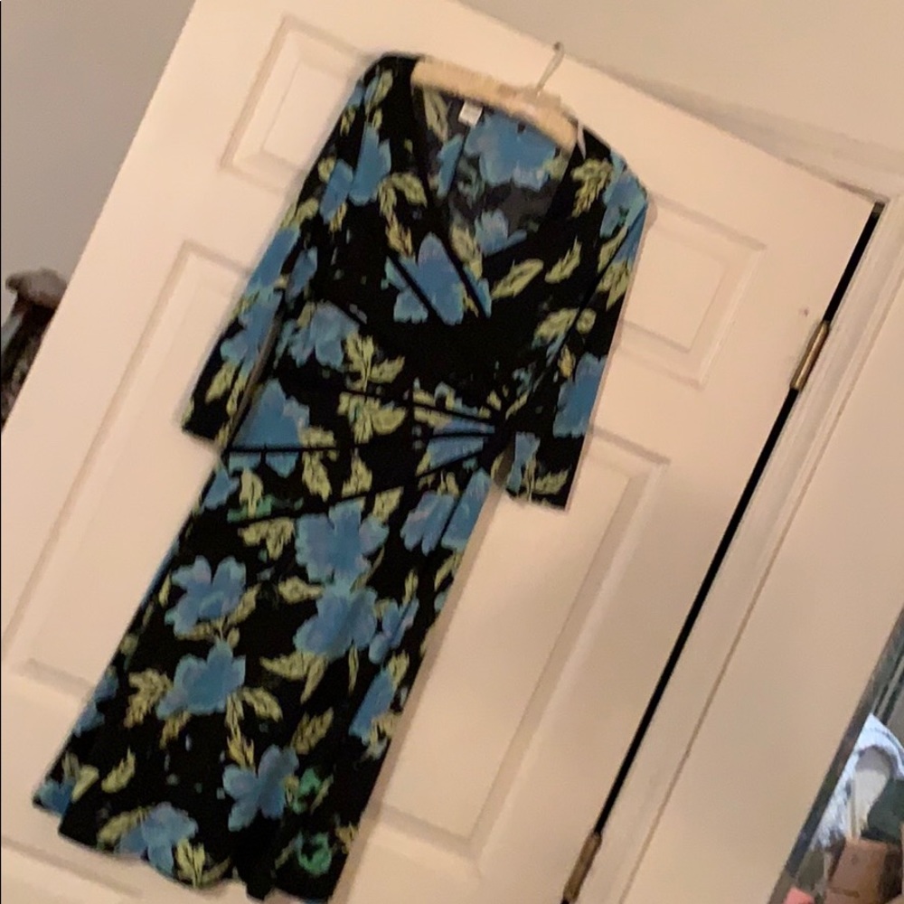 Slimming floral print dress